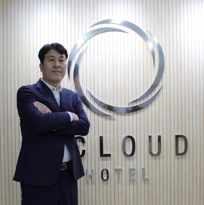 “직원들이 즐겁게 일해야 고객들도 편안하게 쉬다 가지요.”