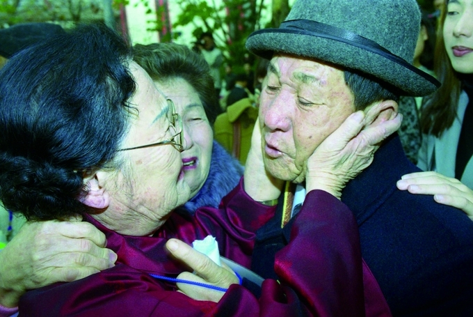남북 이산가족상봉 2차 후보자 명단 교환, 생사확인 작업 돌입