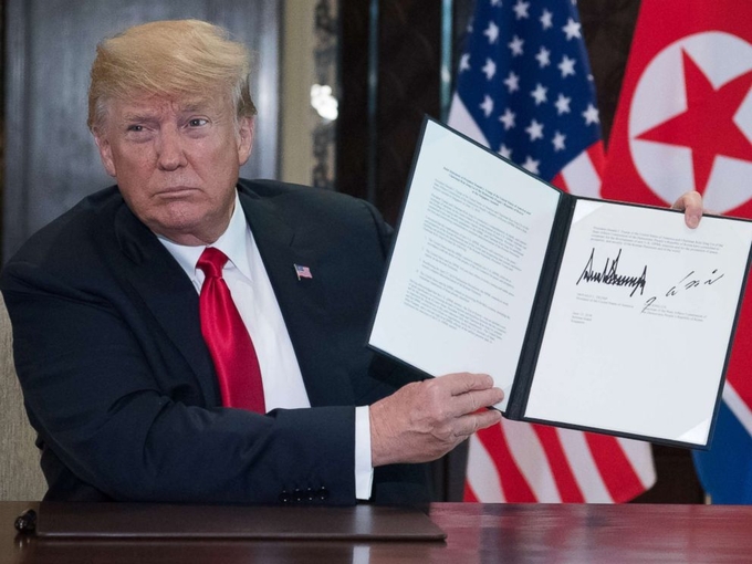 서명 속에 숨겨진 두 지도자의 성격과 한반도 운명