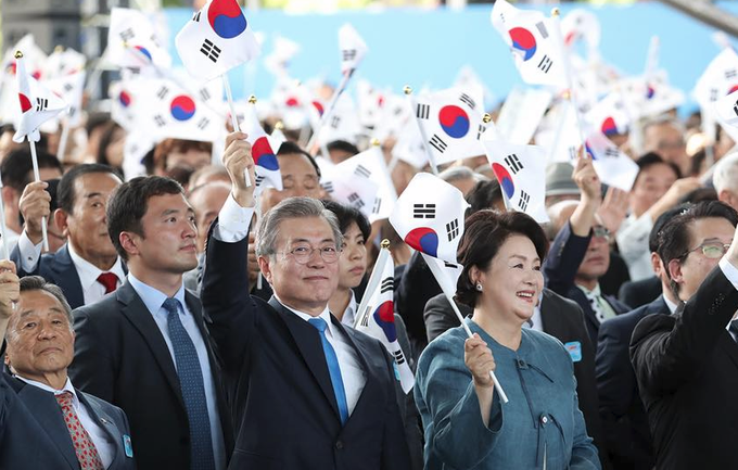 문재인 대통령, 광복절 경축사에서 남북 경협 구상 제시