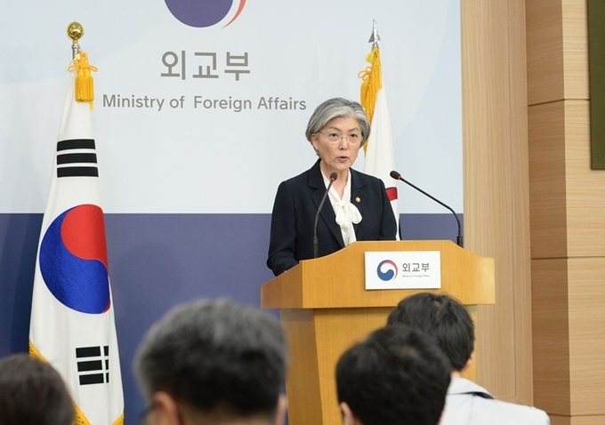 강경화, “폼페이오 미 국무, 남북 군사합의서에 불만 표시했다”