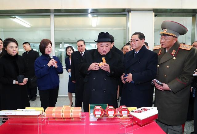 金, 350년 역사의 中 제약회사 시찰… 경제건설 의지