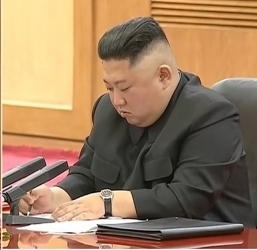시진핑 말 받아 적는 金