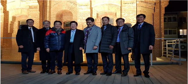 與, 또 해외출장…이번엔 러시아