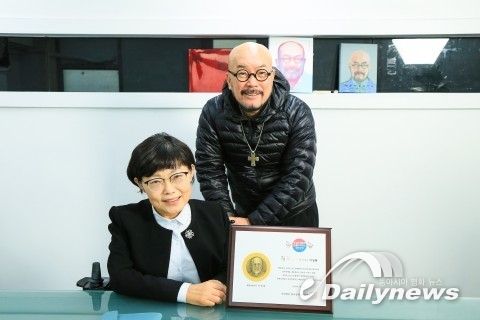 한국장애예술인협회, 미캠페인 명예 대사로 패션디자이너 이상봉 위촉