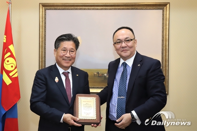 류재선 전기공사협회장, 몽골 정부훈장 수상