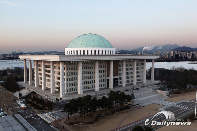 총선 이후 사법처리, 정계은퇴 요구 … ‘대략 난감’한 사람들은 누구?