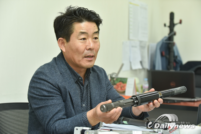 “멈추지 않는 도전, 결국 놀라운 혁신을 만들어 냅니다”