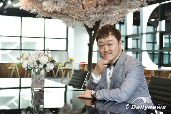 “카피 트레이딩 수익률 한달 73%, 최고의 전문가 1,000명과 투자하세요”