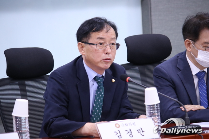 코로나19 대응, 정책자금과 특례보증 확대 필요