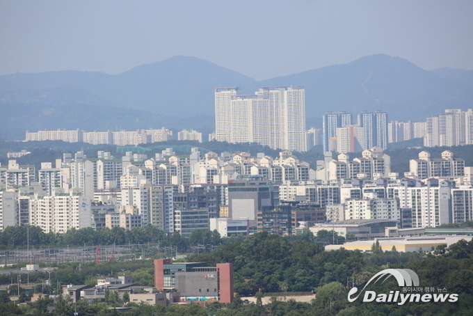 文정부 부동산 정책 “잘 못해” 64%···6·17 대책 전보다 더 줄어