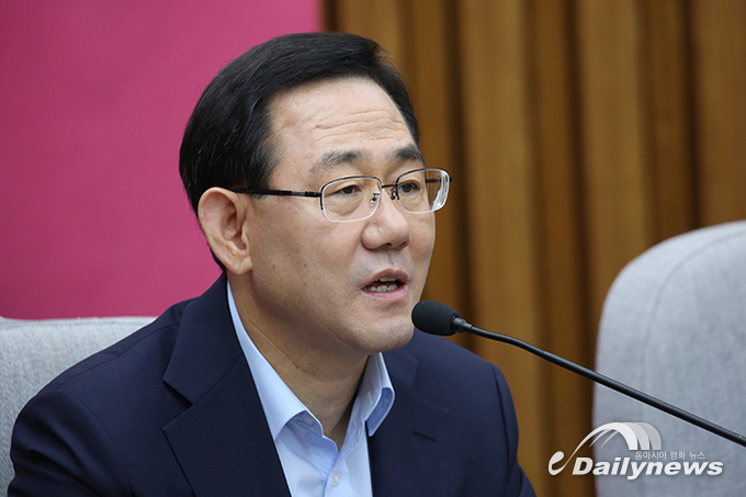 주호영 “박원순 성추행 충격” 통합당, 공세 전환