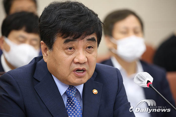 한상혁 방통위원장 후보자 “코로나19 가짜뉴스, 대응체계 개선할 것”