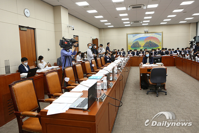 [포토] 산자위 전체회의 진행했지만···불참한 통합당