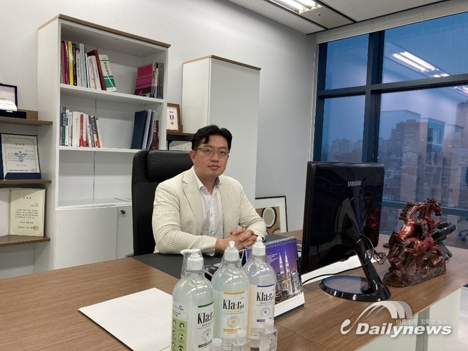 “대한민국 문화콘텐츠 산업 발전을 위해 노력하는 대표 김동원”