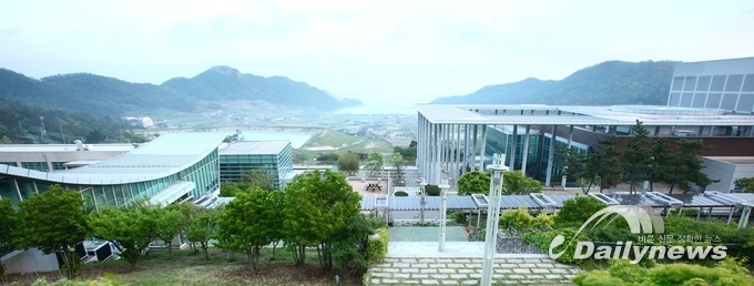 “국악과 우리 자연을 향유할 수 있는  국민의 문화 쉼터가 되겠습니다”