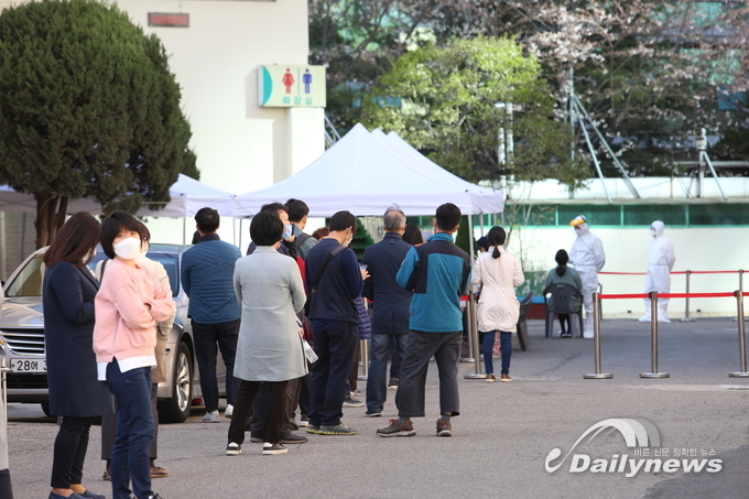 코로나19 국내 신규 확진자 9명·해외유입 11명