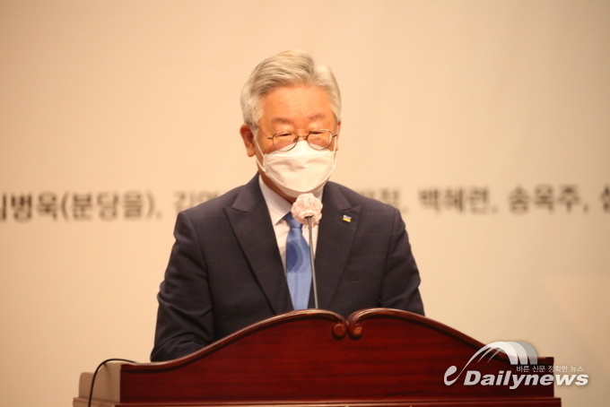 광복절 맞은 이재명 “일본 여전히 책임 인정 안 해” 비판