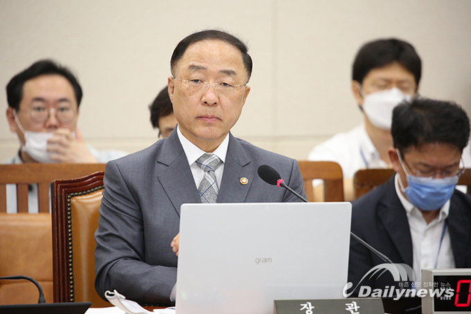 홍남기 “내년 예산안에 20조 규모 한국판 뉴딜 재정 지원 소요 반영”