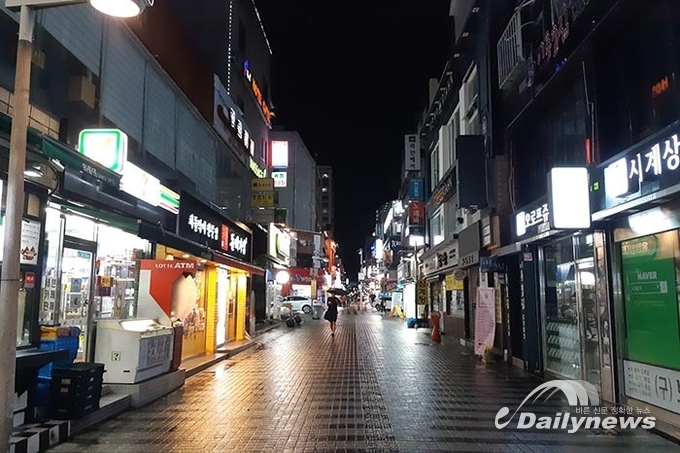 식당.카페 영업제한 장기화···“수도권 사회적 거리두기 2.5단계 연장”
