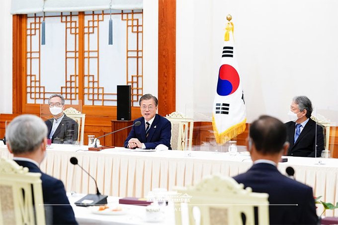 문재인 “어떤 관용도 기대할 수 없을 것” ‘개천절 집회’에 직접 경고