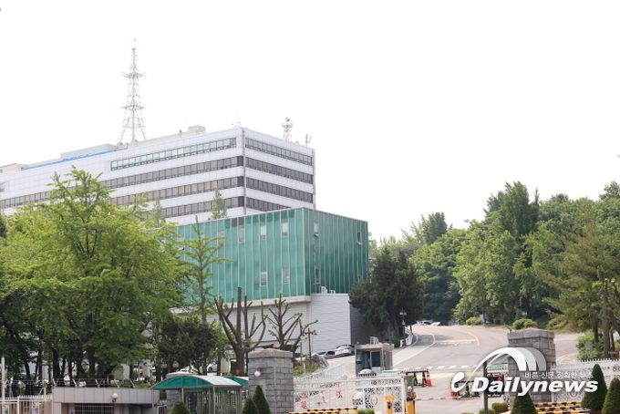 피살 공무원 탈북 의혹···유족 아니라는데 여야는 가능성 인정