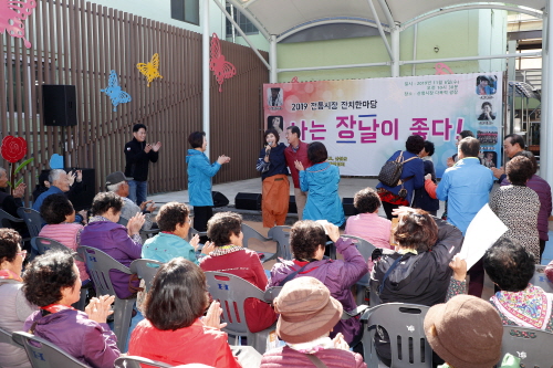 산청군, 전통시장·골목상권 살리는 '잔치한마당'