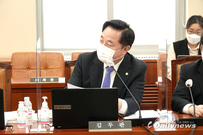 김두관 의원, “국가가 빚을 안 지면 국민이 빚을 진다”