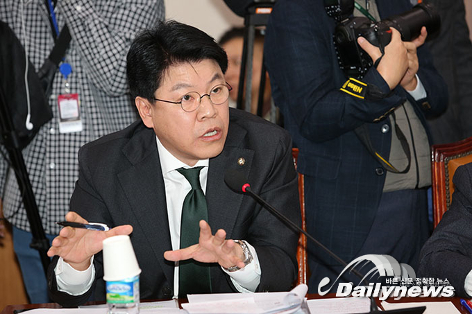 장제원 “내년 보궐선거, 지면 어차피 망할 정단” 분발 촉구