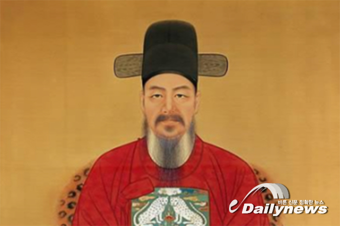 100원 동전 속 이순신 영정 바뀔 수도···“친일화가가 그렸다”