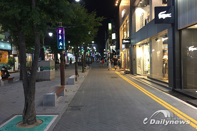 코로나19 ‘3차 유행’ 시작···“전국적 대유행 국면 직면할 수도”