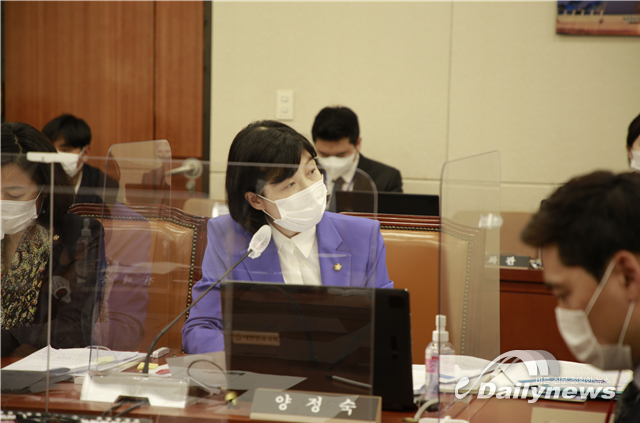 국내 웹사이트 홈페이지 위변조 사이버 해킹 다시 기승 최근 5년간 5,335건 발생, 지난해부터 다시 증가 추세