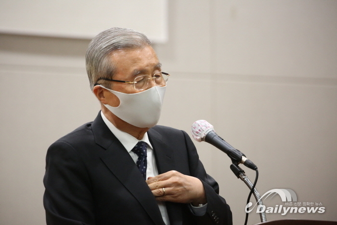 김종인 “안주하러 온 것 아니다”···‘MB·朴 사과’ 의지 재확인