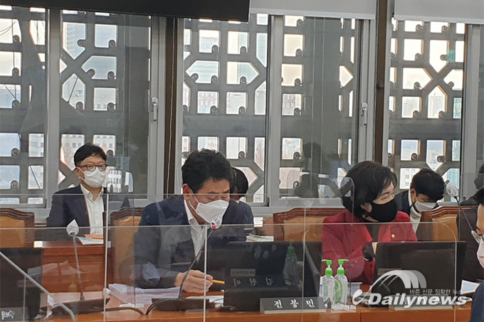 ‘편법증여 의혹’ 국민의힘 전봉민 “도의적 책임 위해 당적 내려놓겠다”