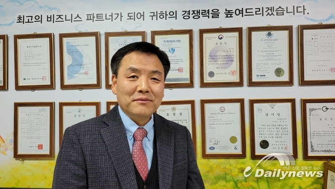 "정성스러운 제작과 서비스 차별화로 인쇄물 디자인 업계를 발전시켜나가겠습니다"