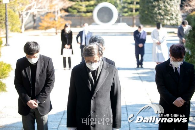 박형준 예비후보, UN 묘지‧충렬사 참배로 새해 시작