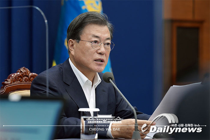 ‘MB·朴 사면론’에 文대통령 “지금 말할 때 아냐···국민 상식이 용납 안해”