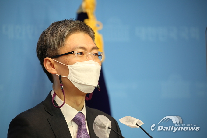 ‘서울시장 출마’ 조정훈 “서울형 반려동물 보건소·의료보험 제도 도입할 것”