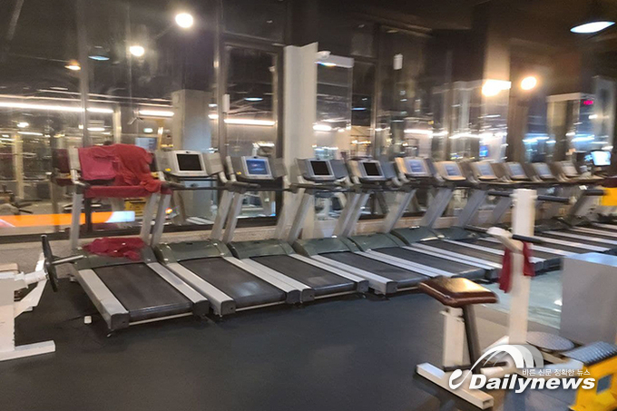 비수도권 식당·카페·헬스장 등 밤 10시까지 운영 가능···수도권은 현행 유지