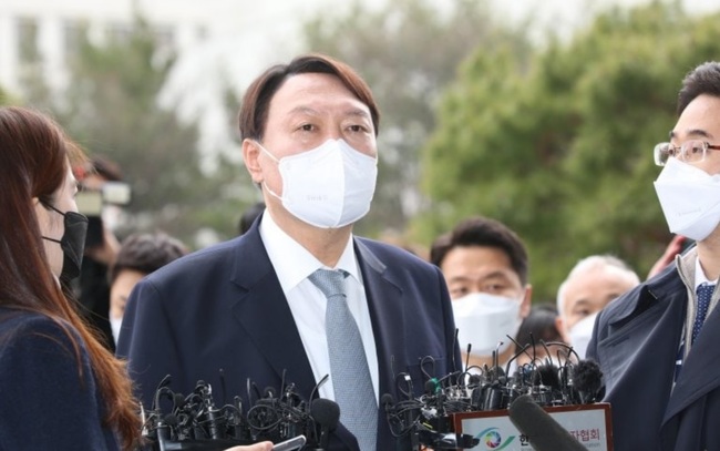 윤석열, 검찰총장직 사의 표명 "상식·정의 무너져"