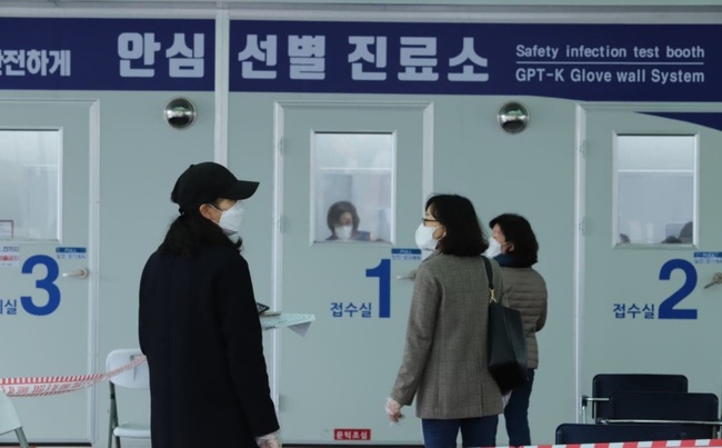 코로나19 신규 확진자 346명…사흘 만에 300명대