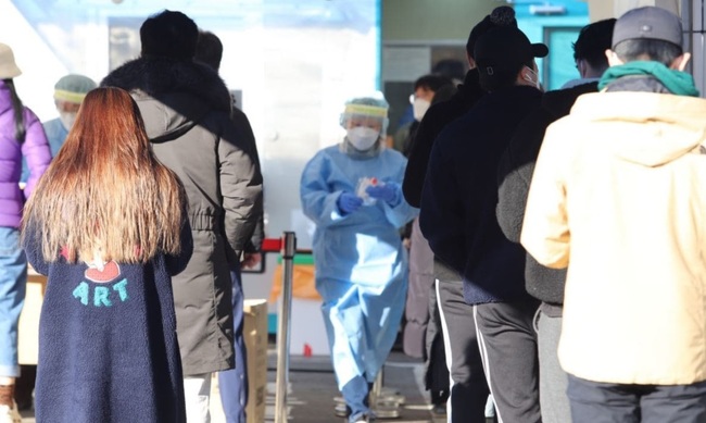코로나19 신규 확진자 469명…사흘 만에 다시 또 400명대