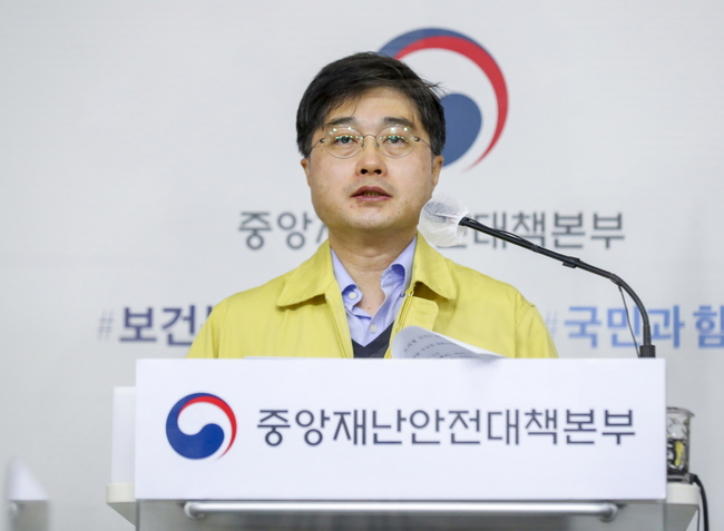 정부 "접종 후 통증·발열 며칠 내 없어져"…응급실 방문 자제 권고