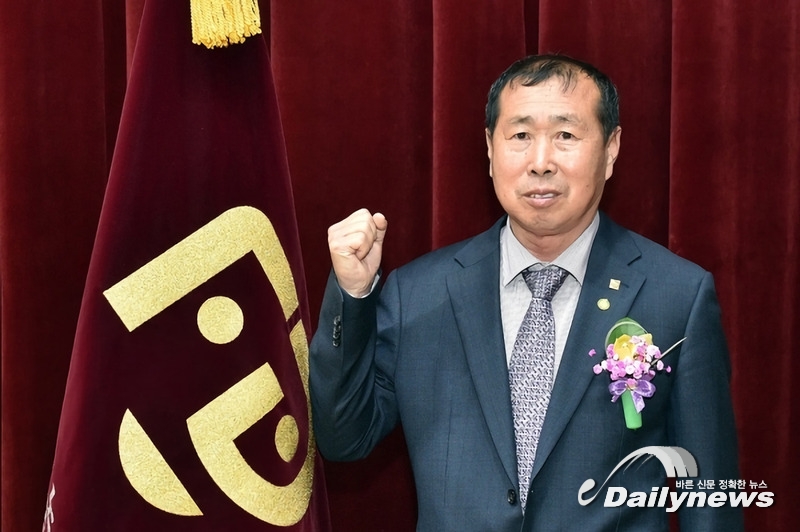 “새로운 작물 개발로 농가 발전에 이바지하겠습니다.”