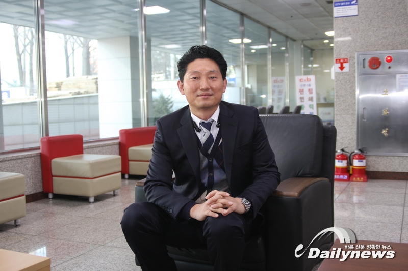 “모두의 안전을 위해 바른길로 안내하겠습니다.”