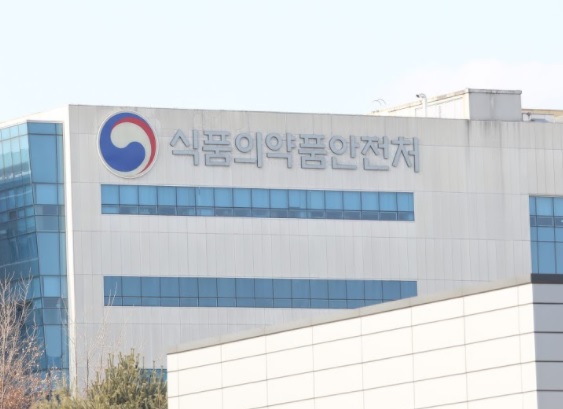 식약처, 얀센 코로나19 백신 예방효과 66.9%…18세 이상 1회 투여 효과 있다