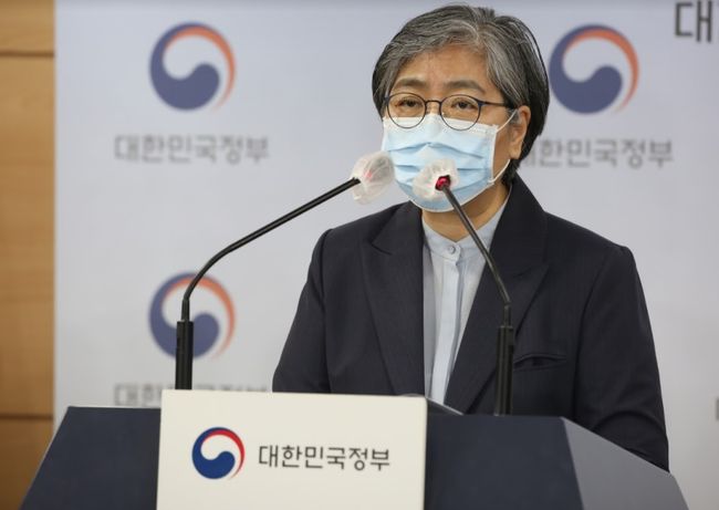 코로나19 신규 확진자 698명…이틀째 700명 안팎