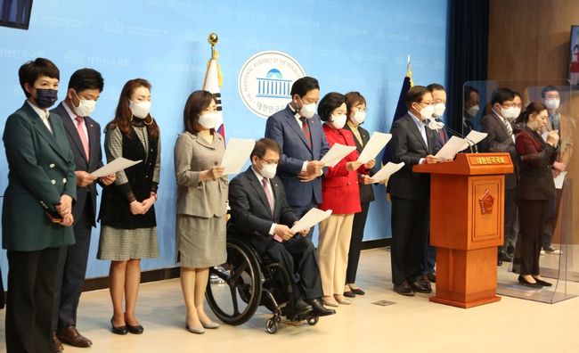 국민의힘 초선의원들, 4월 임시회 `소상공인 손실보상법` 통과 촉구