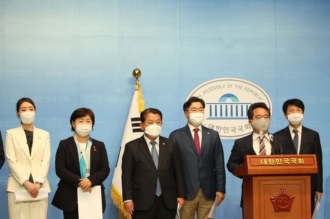 더민주 인사청문 위원들, 김부겸 총리 후보자 청문보고서 채택 촉구