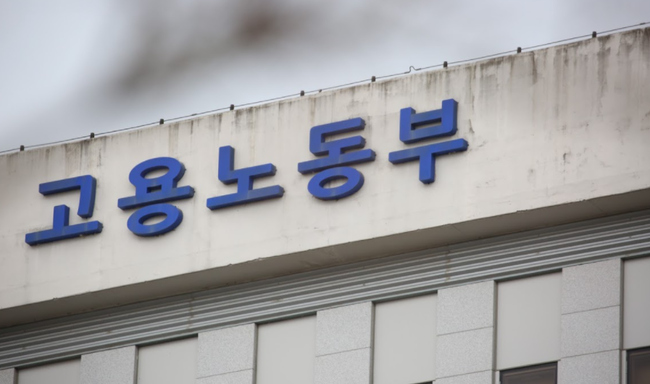 4월 취업자 65.2만명 증가…6년 8개월 만에 최대